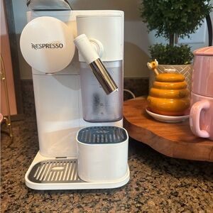 Nespresso White Coffee Maker with Milk Frother